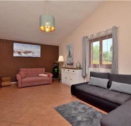 3 bedroom villa with pool near Poreč, sleeps 6